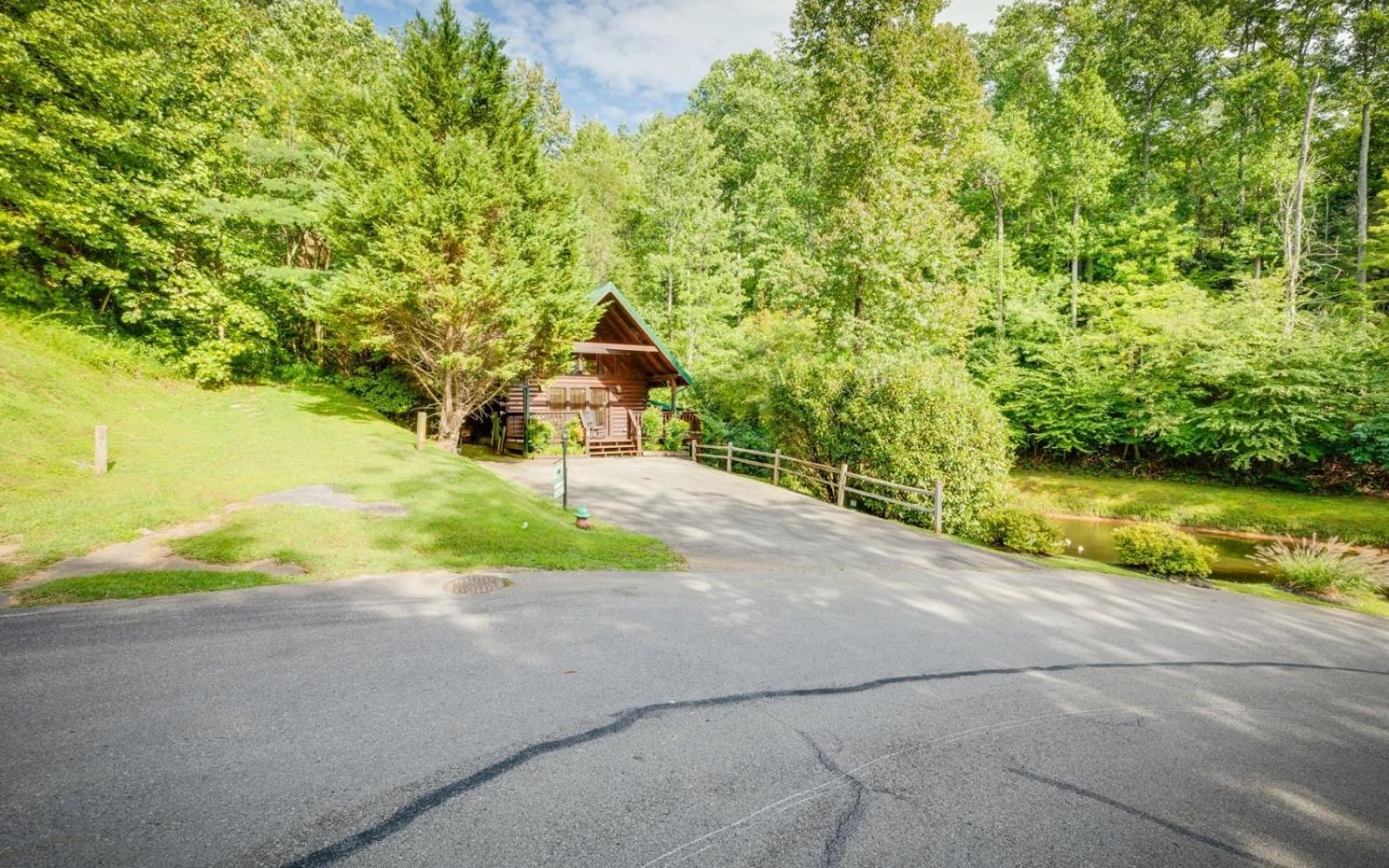 Hugs N Kisses Pool Table Hot Tub Pool Table Community Pool Close To Downtown Gatlinburg Exteriér fotografie