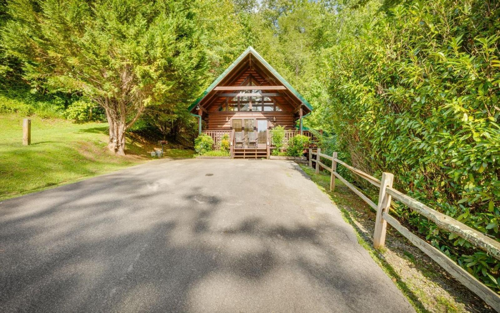 Hugs N Kisses Pool Table Hot Tub Pool Table Community Pool Close To Downtown Gatlinburg Exteriér fotografie